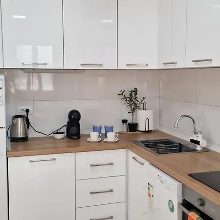Апартаменты 2-bedroom With Private Parking *