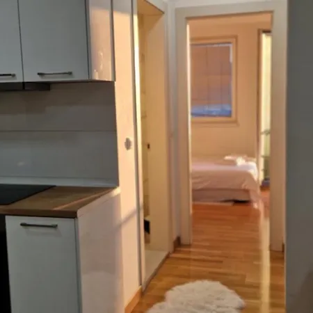 2-bedroom With Private Parking Скопье