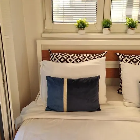 2-bedroom With Private Parking Апартаменты