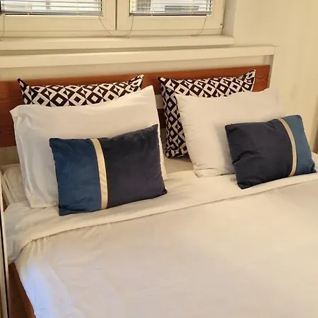 2-bedroom With Private Parking Апартаменты *
