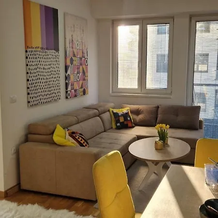 Апартаменты 2-bedroom With Private Parking *